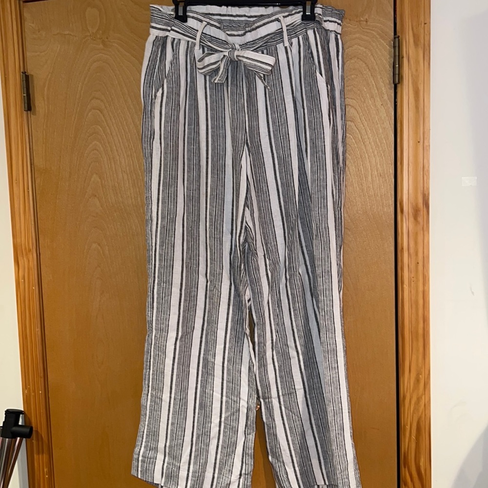 Wide leg, paper bag style pants